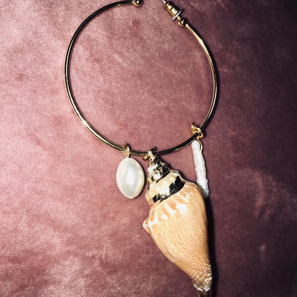 Custom Handmade Shell Necklace & Matching Earrings - Picture 8 of 16